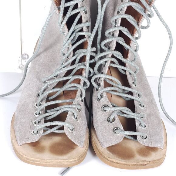 Jeffrey Campbell Women's Cors US7,5 Taupe Suede Square Toe Lace-up Ankle Booties - Picture 5 of 16